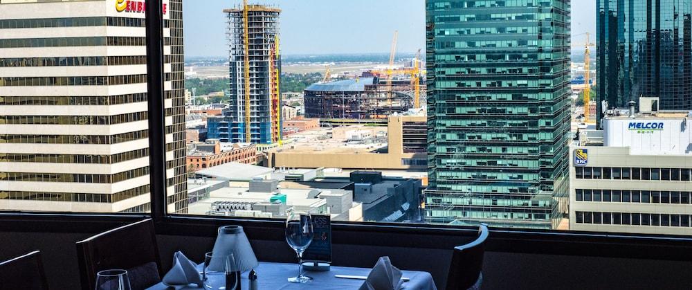 Chateau Lacombe Hotel Edmonton Exterior photo
