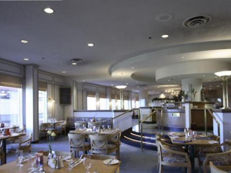 Chateau Lacombe Hotel Edmonton Exterior photo