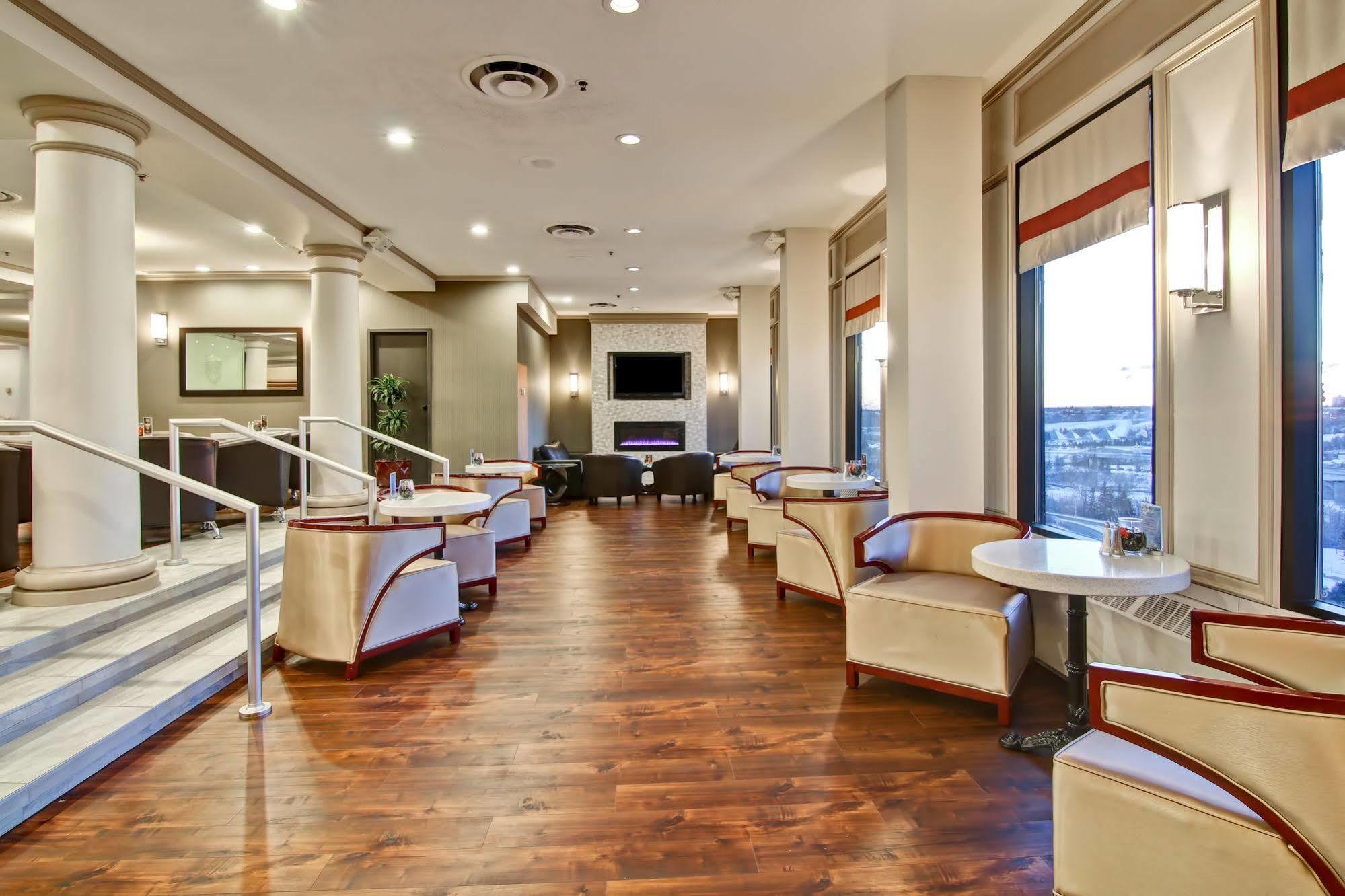 Chateau Lacombe Hotel Edmonton Exterior photo